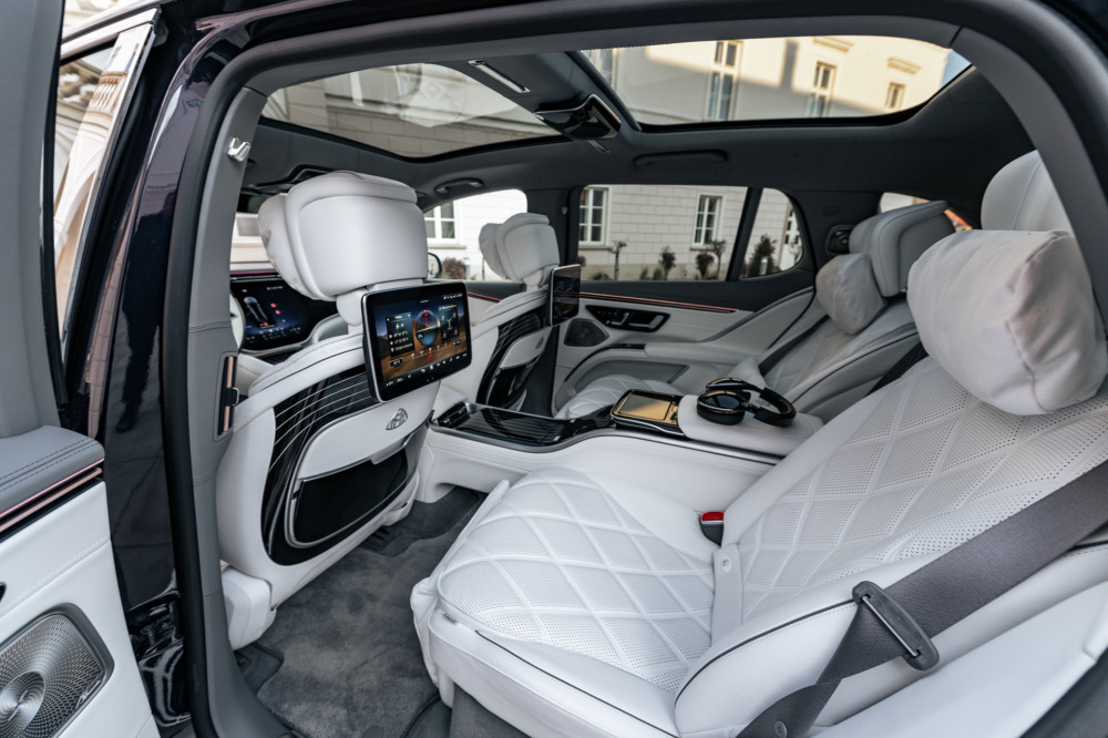 Mercedes-Maybach EQS 680 SUV